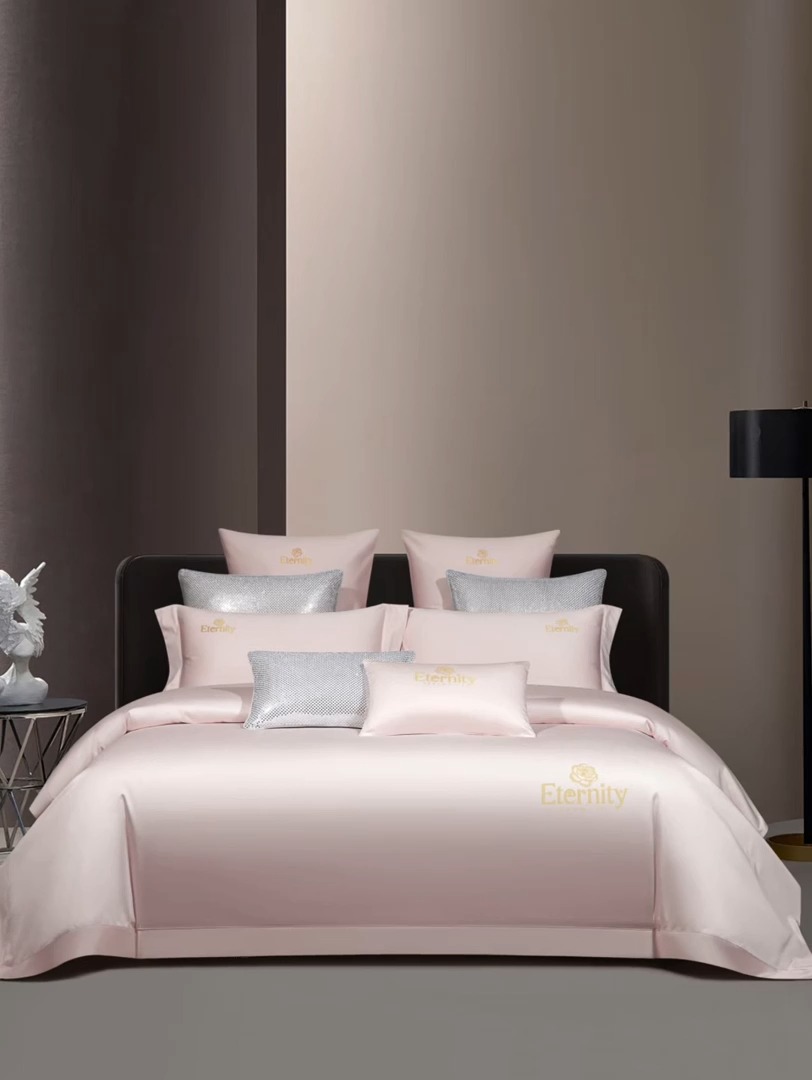 91家纺网 家纺一手货源 找家纺 100支皇妃缎100%全棉烫片纯色四件套长绒棉 永恒玉粉