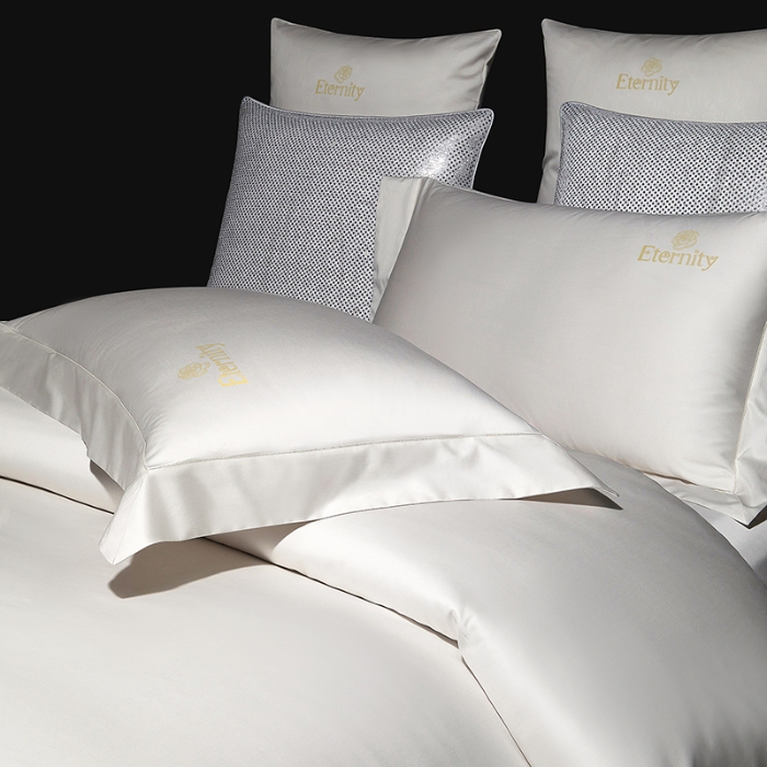 91家纺网 家纺一手货源 找家纺 100支皇妃缎100%全棉烫片纯色四件套长绒棉 永恒米白