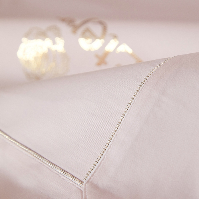 91家纺网 家纺一手货源 找家纺 100支皇妃缎100%全棉烫片纯色四件套长绒棉 永恒玉粉