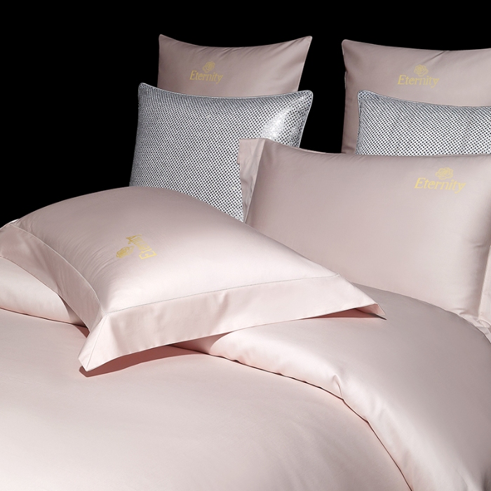 91家纺网 家纺一手货源 找家纺 100支皇妃缎100%全棉烫片纯色四件套长绒棉 永恒玉粉