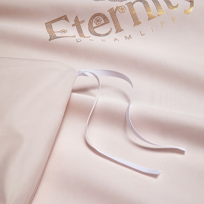 91家纺网 家纺一手货源 找家纺 100支皇妃缎100%全棉烫片纯色四件套长绒棉 永恒玉粉