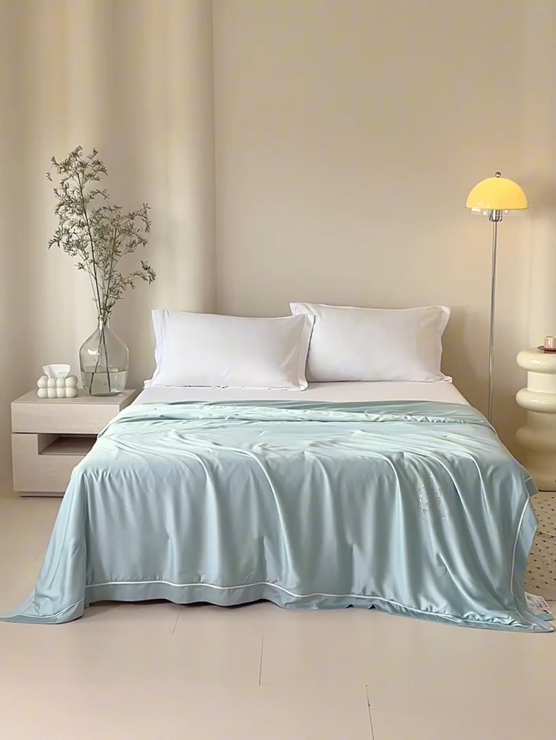 91家纺网 家纺一手货源 找家纺 100%竹纤维夏被100%桑蚕丝填充 晴川蓝