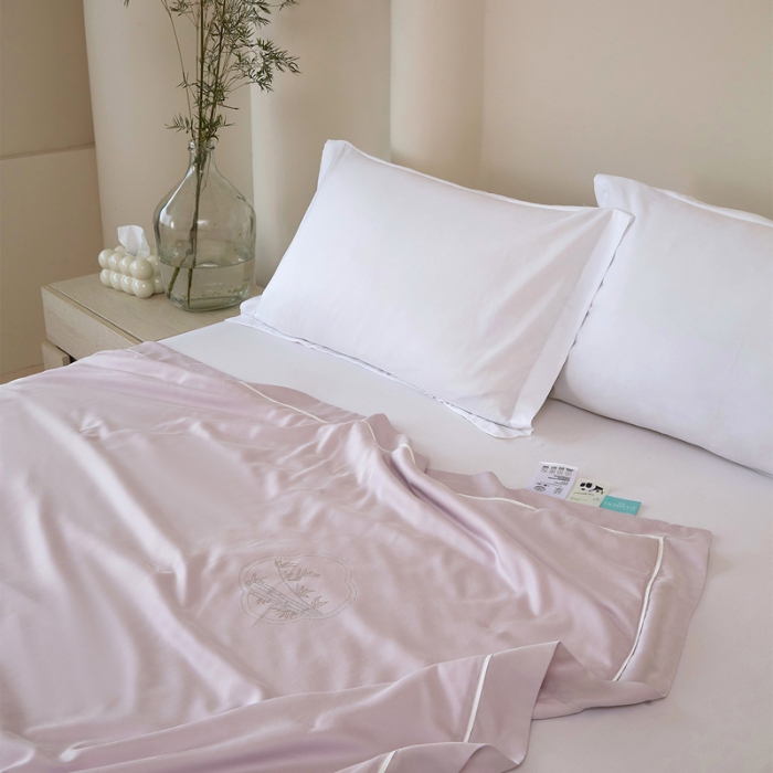 91家纺网 家纺一手货源 找家纺 100%竹纤维夏被100%桑蚕丝填充 柔雾粉