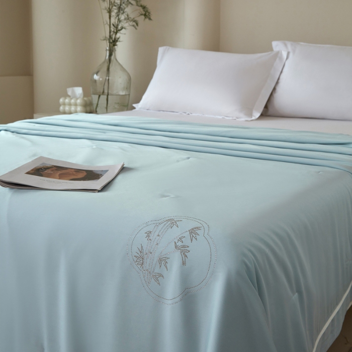 91家纺网 家纺一手货源 找家纺 100%竹纤维夏被100%桑蚕丝填充 晴川蓝