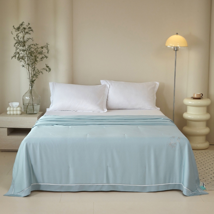 91家纺网 家纺一手货源 找家纺 100%竹纤维夏被100%桑蚕丝填充 晴川蓝