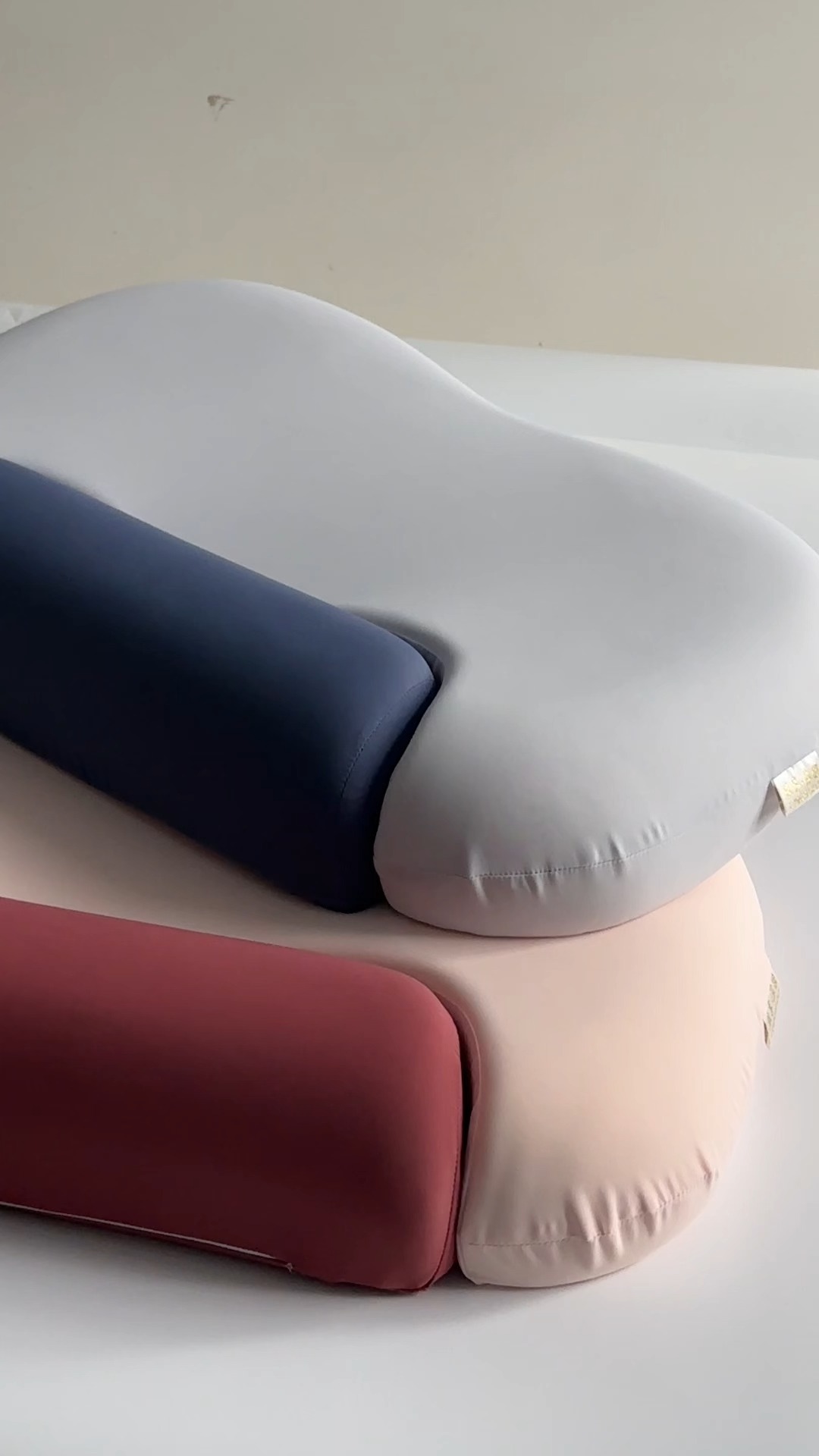 91家纺网 家纺一手货源 找家纺 （总）2026新款 双向牵引记忆枕芯慢回弹枕头  深睡零压牵引护颈枕芯记忆棉成人学生枕头