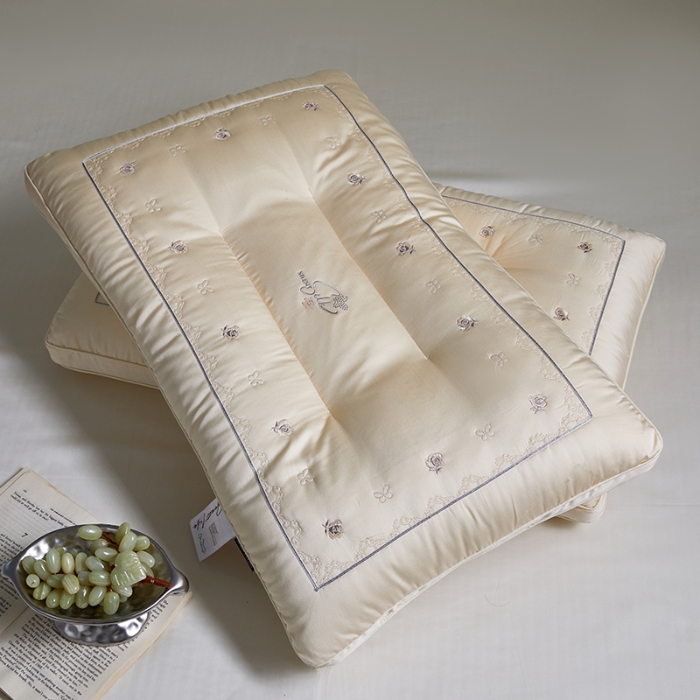 91家纺网 家纺一手货源 找家纺 （总）2026新品  亲肤舒适蚕丝护颈枕芯枕头  贡缎蚕丝轻柔定型成人枕芯学生按摩护颈枕头