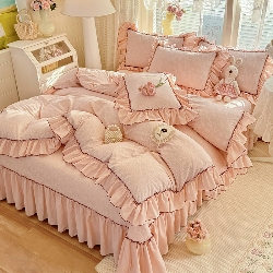 91家纺网 家纺一手货源 找家纺 （总）苏米娜2026春夏新品韩版公主风超柔水洗棉床盖四件套刺绣针织棉双层纱纯棉棉麻全棉公主风床盖款四件套,芬迪-香雪粉  ,芬迪-可可灰 ,芬迪-松露咖, 芬迪-星云紫