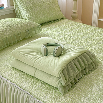 91家纺网 家纺一手货源 找家纺 （总）2026新款冰丝提花床裙款豆豆凉席三件套软席空调席套件韩式花边凉席四件套配夏凉被