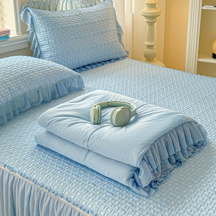 91家纺网 家纺一手货源 找家纺 （总）2026新款冰丝提花床裙款豆豆凉席三件套软席空调席套件韩式花边凉席四件套配夏凉被