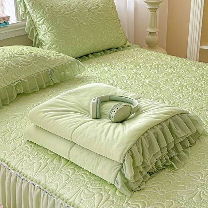 91家纺网 家纺一手货源 找家纺 （总）2026新款冰丝提花床裙款豆豆凉席三件套软席空调席套件韩式花边凉席四件套配夏凉被