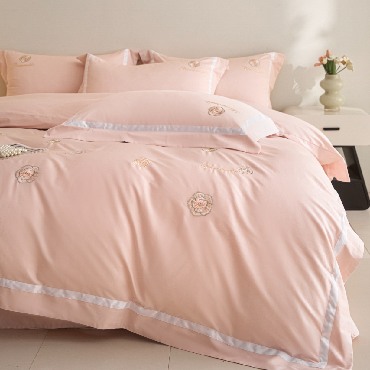 91家纺网 家纺一手货源 找家纺 （总）新方向 【控价 提供买家秀】2026新款刺绣50s双股全棉贡缎长绒棉四件套-半夏（控价 标准338元 加大358元）