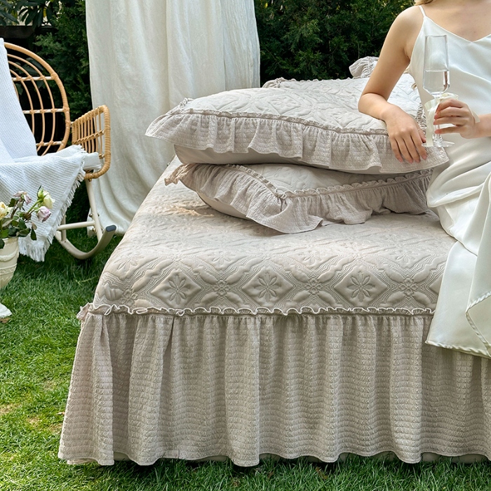 91家纺网 家纺一手货源 找家纺 乐朵家居 2026新款 蒂梵朵 （复合）凉豆豆 凉席三件套 杏色