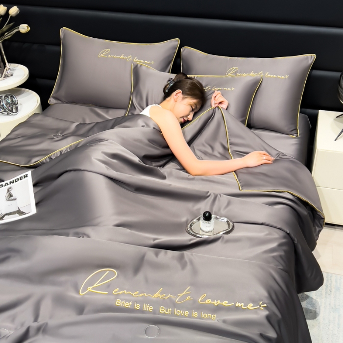 91家纺网 家纺一手货源 找家纺 （总）云恋家纺 2026新款轻奢高级感水洗冰丝刺绣夏凉被凉感可裸睡空调被四件套学生薄款被子-一生所爱系列