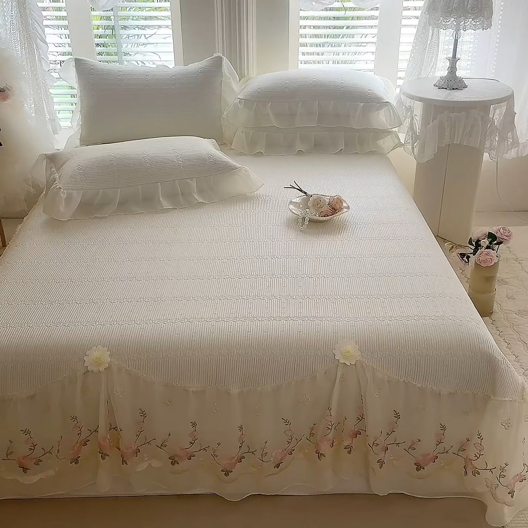 91家纺网 家纺一手货源 找家纺 苏米娜家纺SUMINA 2026新款PE高分子弯边工艺床裙款凉席三件套-可心 可心-奶油白 