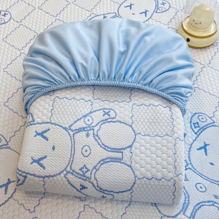 91家纺网 家纺一手货源 找家纺 （总）春寻家纺 2026新款直播爆款幸运熊系列凉豆豆冰丝凉席三件套床单款床笠款可水洗机洗夏季凉感冰豆豆空调席软席子 