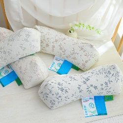 91家纺网 家纺一手货源 找家纺 （总）仁宇枕业 2026新款紫藤花反弓型三角护颈护头夏凉荞麦枕头枕芯,紫藤花三角夏凉枕-粉色小花,紫藤花三角夏凉枕-灰色小花,紫藤花三角夏凉枕-咖色小花,紫藤花三角夏凉枕-蓝色色小花,组合图仅供展示-不可下单