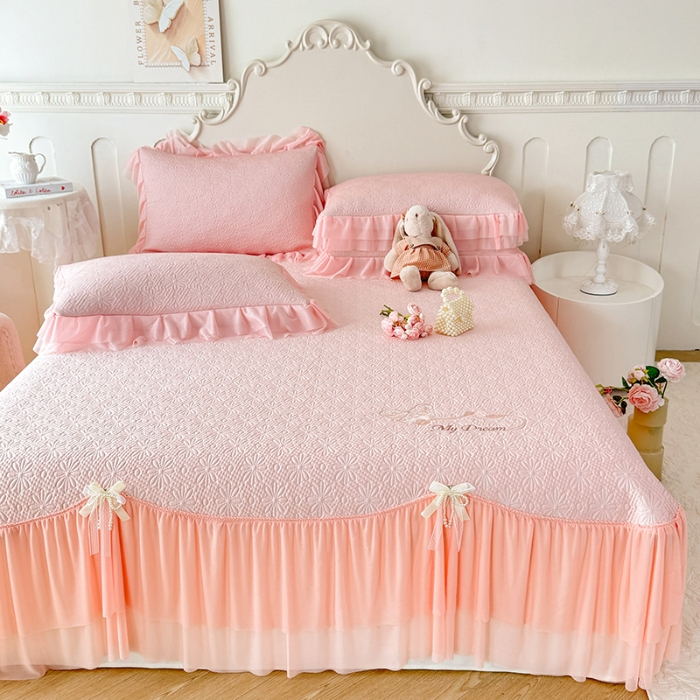 91家纺网 家纺一手货源 找家纺 （总）苏米娜家纺SUMINA 2026新款PE高分子弯边工艺双层花边床裙款凉席三件套-梦幻