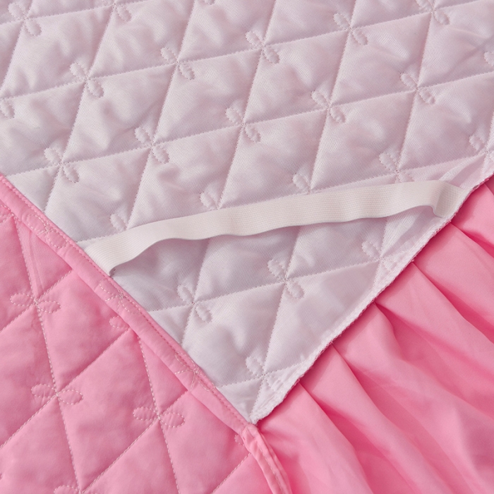 91家纺网 家纺一手货源 找家纺 艾晶美 2018冬款夹棉床裙三件套 丛林烈鸟-粉色