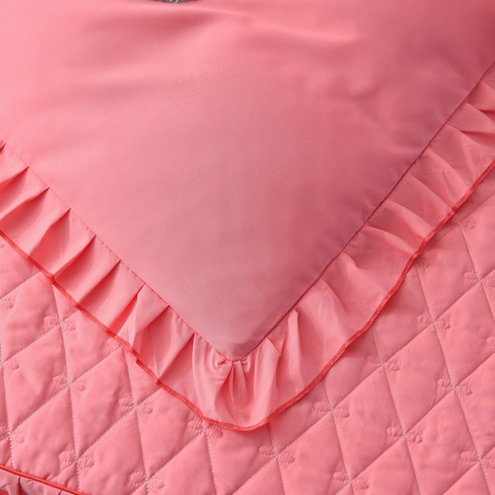 91家纺网 家纺一手货源 找家纺 艾晶美 2018冬款夹棉床裙三件套 丛林烈鸟-玉色