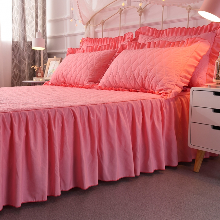 91家纺网 家纺一手货源 找家纺 艾晶美 2018冬款夹棉床裙三件套 丛林烈鸟-玉色