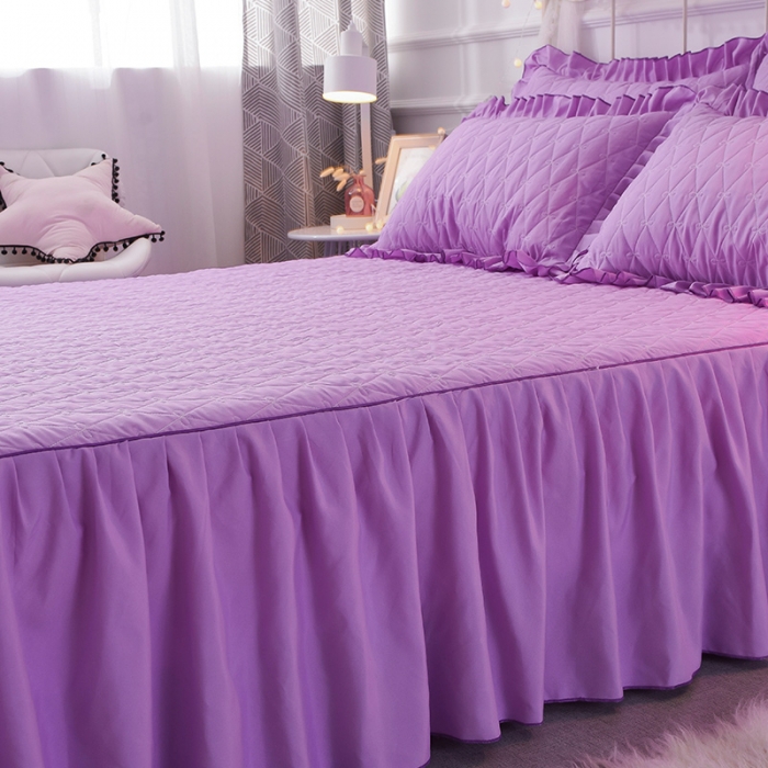 91家纺网 家纺一手货源 找家纺 艾晶美 2018冬款夹棉床裙三件套 丛林烈鸟-紫色