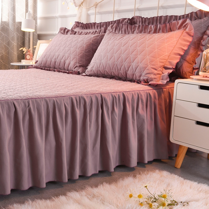 91家纺网 家纺一手货源 找家纺 艾晶美 2018冬款夹棉床裙三件套 骑士-浅紫