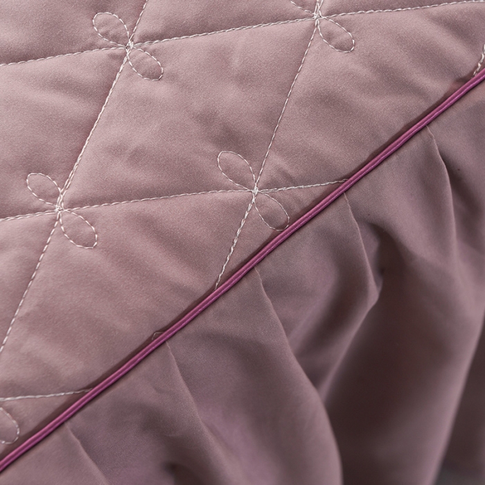 91家纺网 家纺一手货源 找家纺 艾晶美 2018冬款夹棉床裙三件套 骑士-浅紫