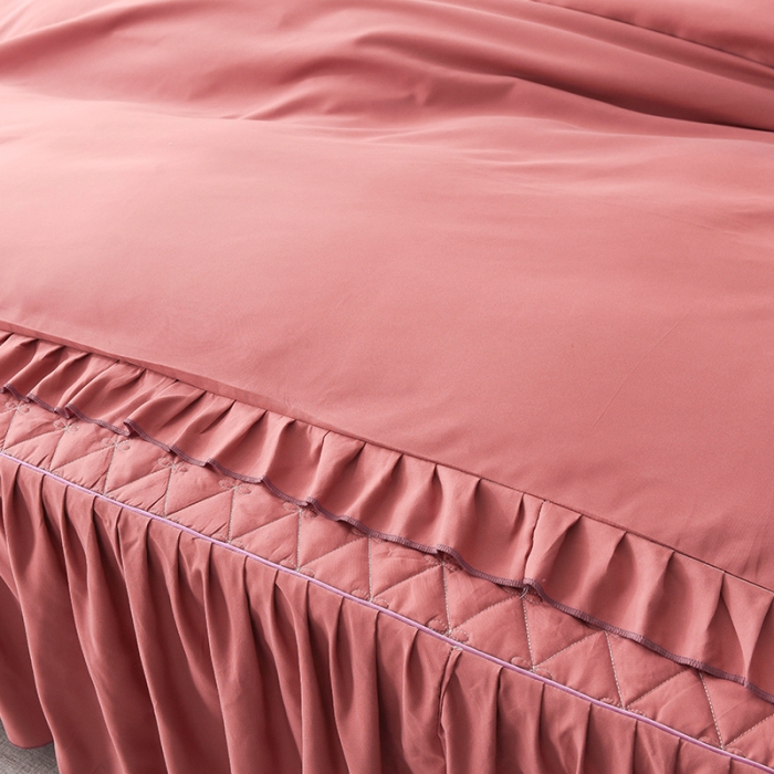 91家纺网 家纺一手货源 找家纺 艾晶美 2018冬款夹棉床裙三件套 骑士-砖红