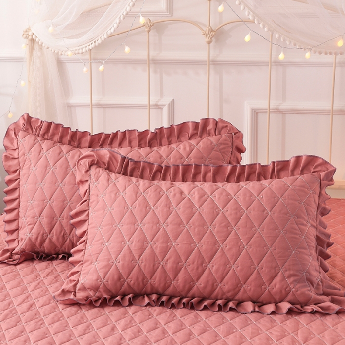 91家纺网 家纺一手货源 找家纺 艾晶美 2018冬款夹棉床裙三件套 骑士-砖红