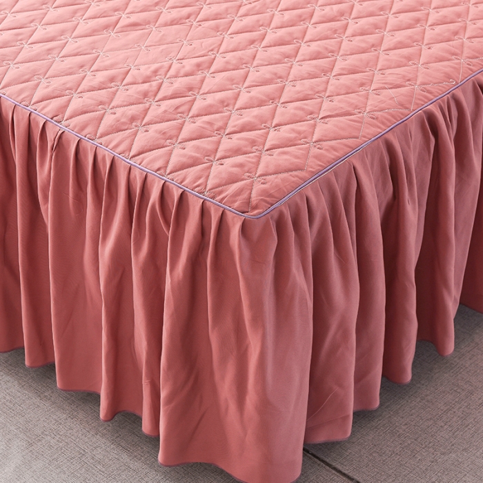 91家纺网 家纺一手货源 找家纺 艾晶美 2018冬款夹棉床裙三件套 骑士-砖红