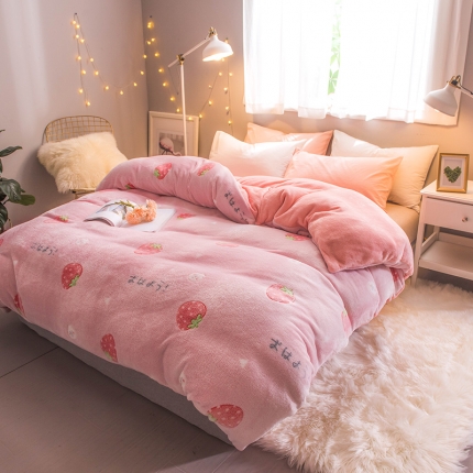 91家纺网 家纺一手货源 找家纺 懒猫家纺 2020新款雪花绒四件套 小草莓