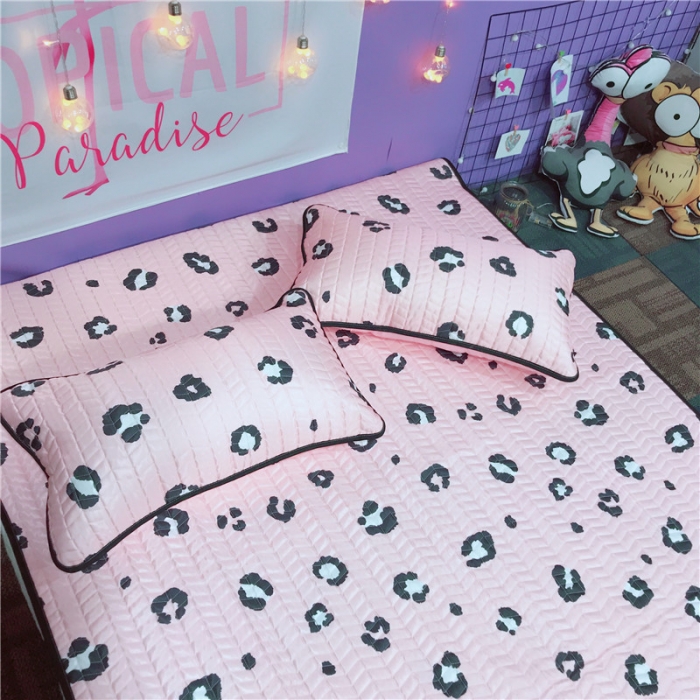 91家纺网 家纺一手货源 找家纺 （总）金爱家家纺 可机洗大版卡通冰丝空调凉席软实拍图1