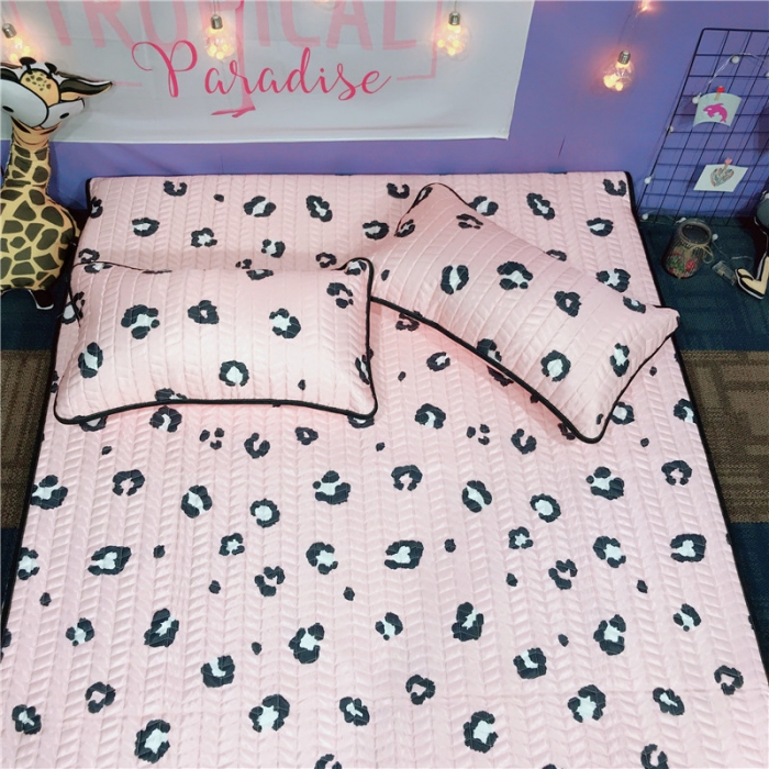 91家纺网 家纺一手货源 找家纺 （总）金爱家家纺 可机洗大版卡通冰丝空调凉席软实拍图1