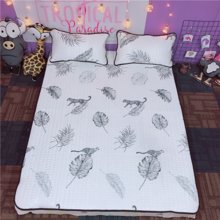 91家纺网 家纺一手货源 找家纺 （总）金爱家家纺 可机洗大版卡通冰丝空调凉席软实拍图1