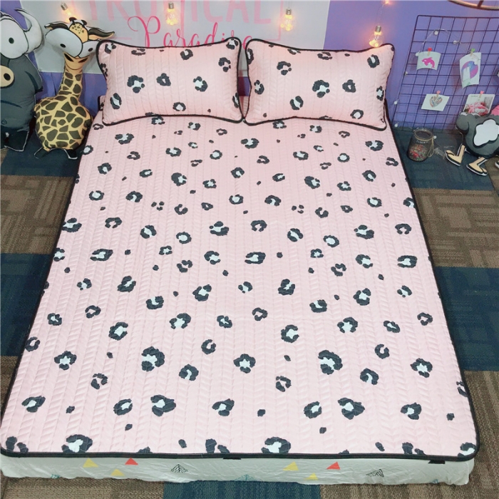 91家纺网 家纺一手货源 找家纺 （总）金爱家家纺 可机洗大版卡通冰丝空调凉席软实拍图1