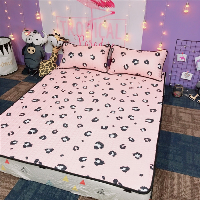 91家纺网 家纺一手货源 找家纺 （总）金爱家家纺 可机洗大版卡通冰丝空调凉席软实拍图1