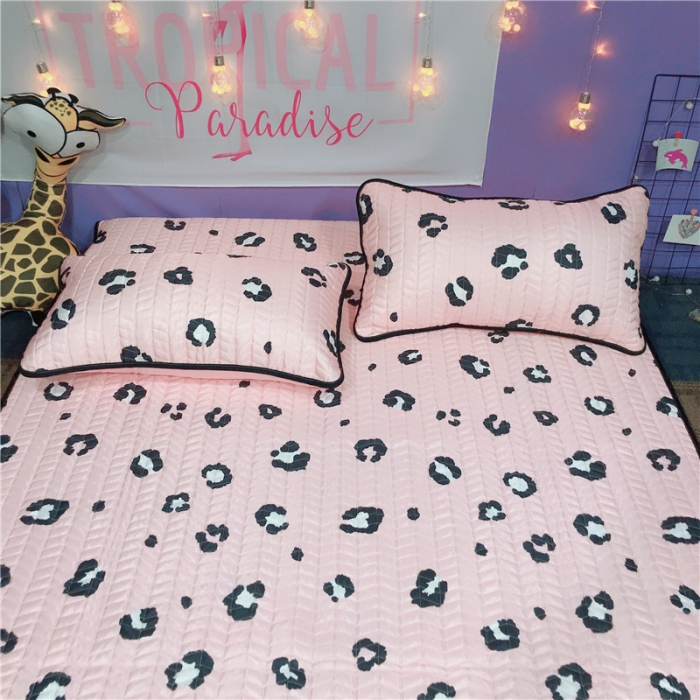 91家纺网 家纺一手货源 找家纺 （总）金爱家家纺 可机洗大版卡通冰丝空调凉席软实拍图1