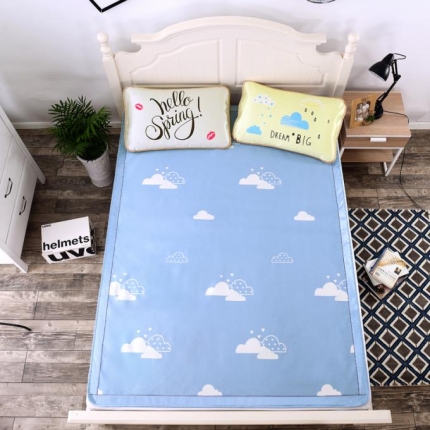 91家纺网 家纺一手货源 找家纺 苹果星家纺 大版冰丝凉席宜家风三件套云朵