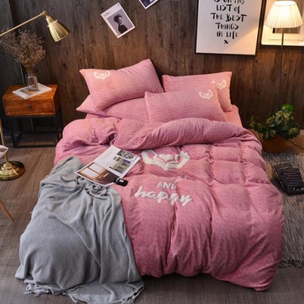 91家纺网 家纺一手货源 找家纺 （总）卡巴伦 肌理纹牛奶绒绣花款系列四件套