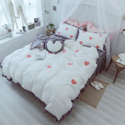 91家纺网 家纺一手货源 找家纺 （总）琪格格 2018新款全棉韩版毛巾绣床裙款四件套