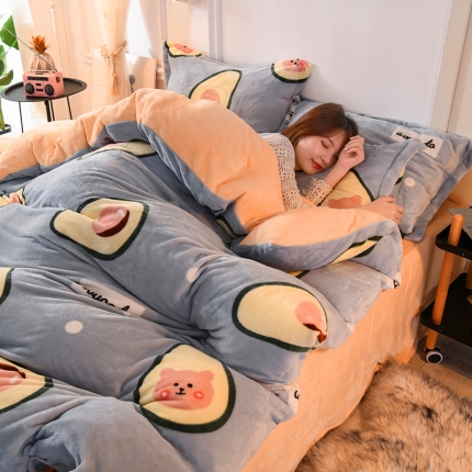 91家纺网 家纺一手货源 找家纺 宅部落牛奶绒金貂绒暗合工艺加厚法莱绒四件套 牛油果