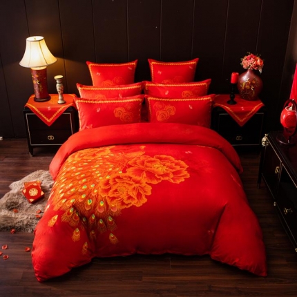 91家纺网 家纺一手货源 找家纺 宜凡家纺 2019新款水晶绒数码印花婚庆套件 玫瑰有约