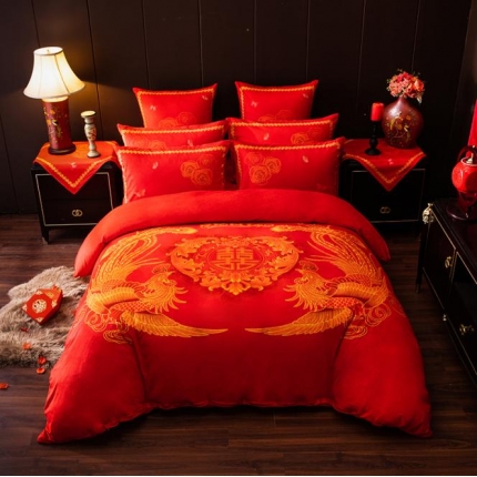 91家纺网 家纺一手货源 找家纺 宜凡家纺 2019新款水晶绒数码印花婚庆套件 喜结良缘