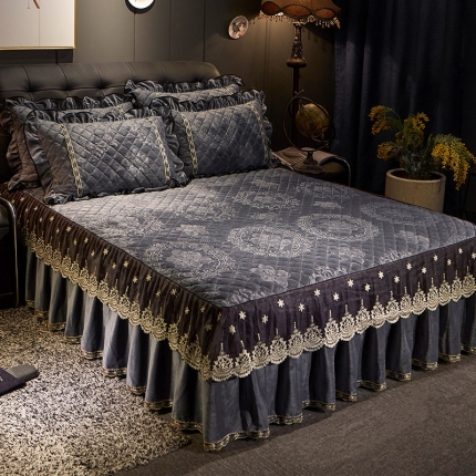 91家纺网 家纺一手货源 找家纺 （总）宜凡家纺 2019水晶绒夹棉床裙三边三件套