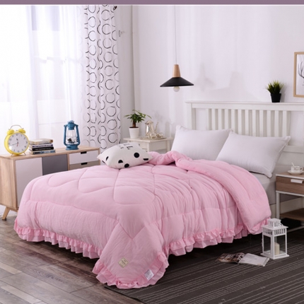 91家纺网 家纺一手货源 找家纺 畅畅家纺 简约时尚双层荷叶边纯色水洗棉冬被    粉红色