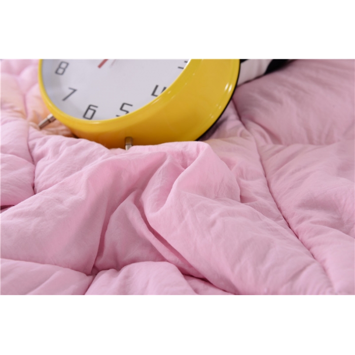 91家纺网 家纺一手货源 找家纺 畅畅家纺 简约时尚双层荷叶边纯色水洗棉冬被    粉红色