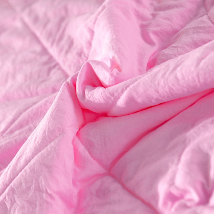 91家纺网 家纺一手货源 找家纺 畅畅家纺 双层荷叶边水洗棉夏被空调被夏凉被可搭配四件套粉色