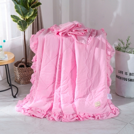 91家纺网 家纺一手货源 找家纺 畅畅家纺 双层荷叶边水洗棉夏被空调被夏凉被可搭配四件套粉色