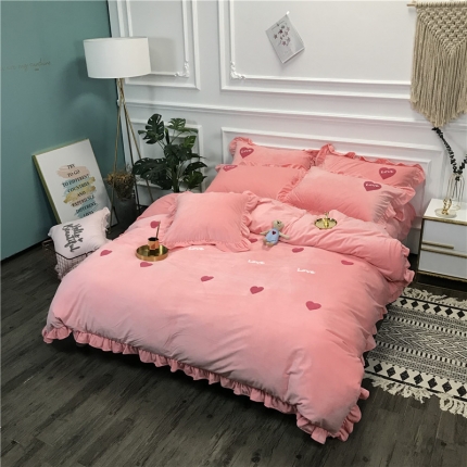 91家纺网 家纺一手货源 找家纺 （总）玛奇朵 2018新款高克重宝宝绒毛巾绣四件套